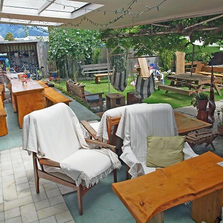 Annies Nirvana Lodge Backpackers Takaka Bagian luar foto