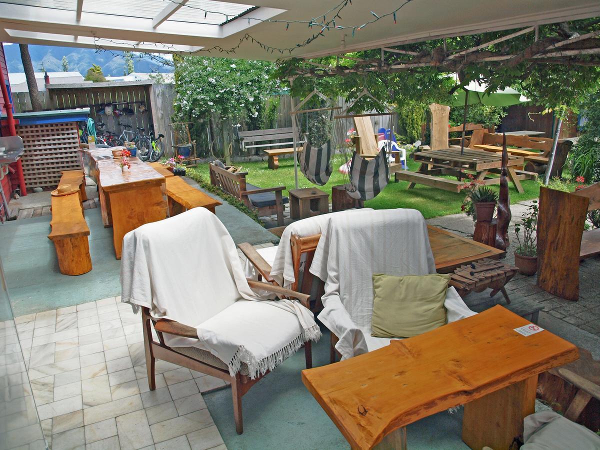Annies Nirvana Lodge Backpackers Takaka Bagian luar foto