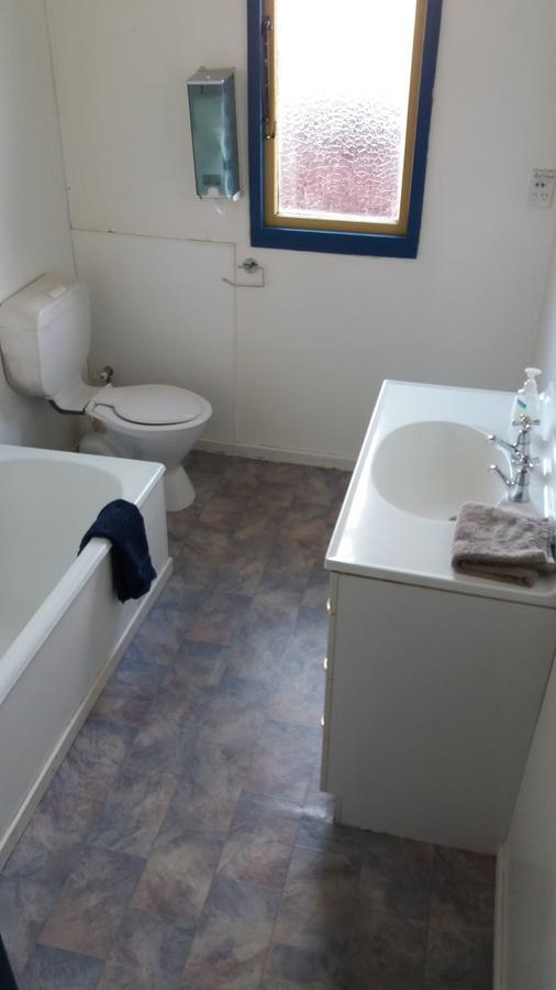 Annies Nirvana Lodge Backpackers Takaka Bagian luar foto