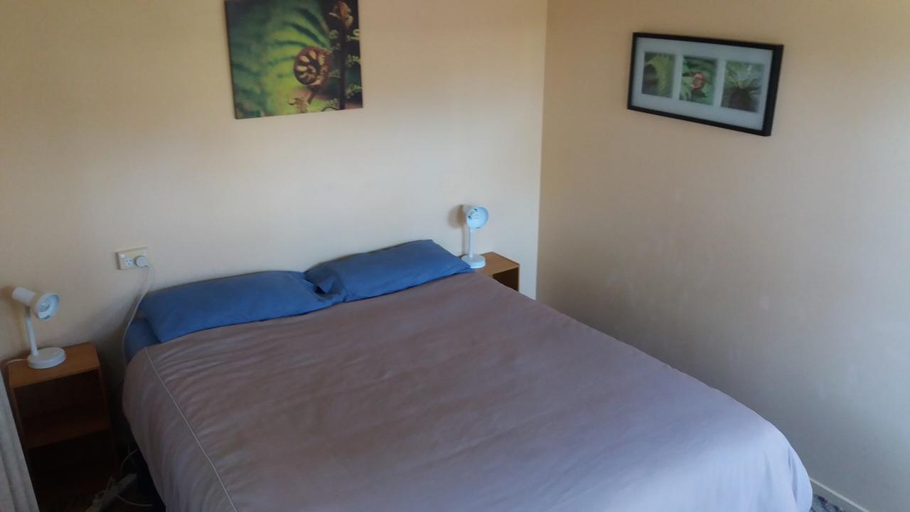 Annies Nirvana Lodge Backpackers Takaka Bagian luar foto